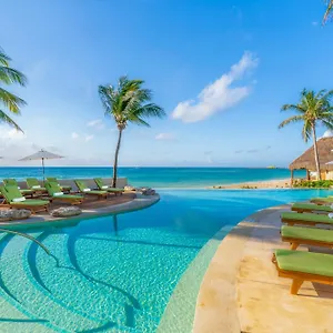 Mahekal Front & Playa del Carmen